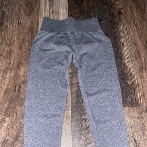 NVGTN Grey Scrunch Seamless Leggings size M